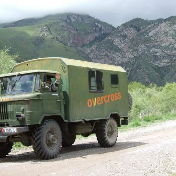 Motorradreisen Asien Fahrt Solarkraftwerk Offroadstrecken